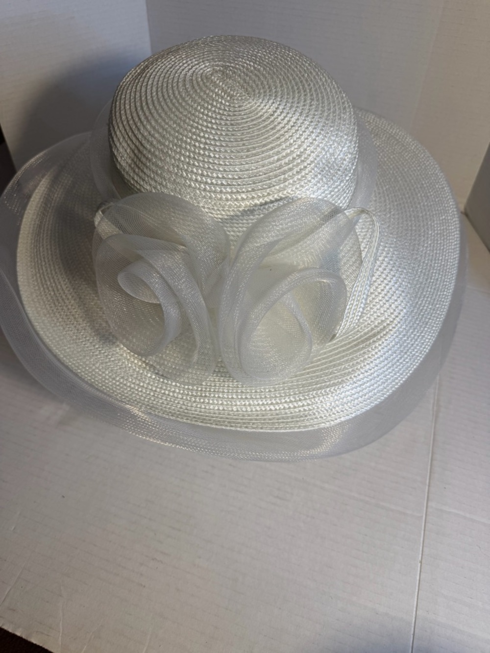 VANI White Women’s Wide-Brim Dress Wedding Derby Church Hat with Rosette Accent